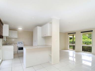 House For Sale - VIC - Bairnsdale - 3875 - BRICK INVESTMENT OR FAMILY HOME IN KEY LOCATION  (Image 2)