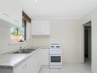 House For Sale - VIC - Bairnsdale - 3875 - BRICK INVESTMENT OR FAMILY HOME IN KEY LOCATION  (Image 2)