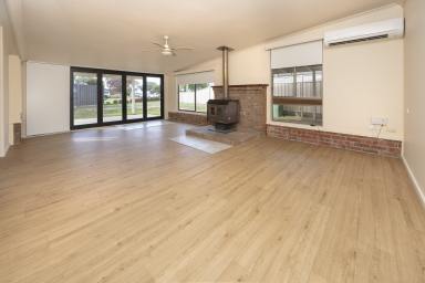 House For Sale - VIC - Lake Boga - 3584 - Lake Boga Water Views  (Image 2)
