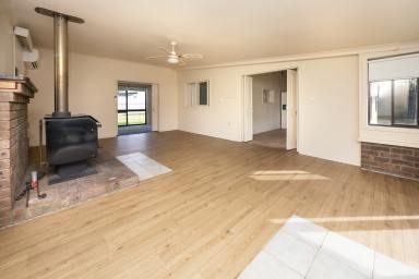 House For Sale - VIC - Lake Boga - 3584 - Lake Boga Water Views  (Image 2)