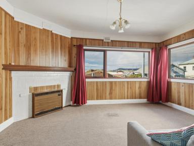Unit For Sale - TAS - Burnie - 7320 - Prime Location  (Image 2)