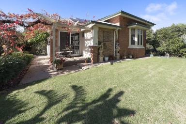House For Sale - VIC - Kerang - 3579 - Stunning Double Brick Home in a Prime Kerang Location (Image 2)