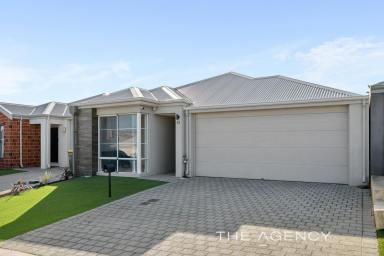 House For Sale - WA - Sinagra - 6065 - 3 BEDROOM PLUS STUDY & THEATRE - A GREAT SIZE FAMILY HOME!!!  (Image 2)
