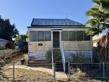 House For Sale - NSW - Moree - 2400 - 80 Years of Family Ownership & Ready for Its Next Chapter  (Image 2)