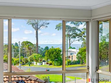 House For Sale - NSW - Surf Beach - 2536 - Dual Living Potential just 500m from Surf Beach with Large Shed and Rear Access! (Image 2)