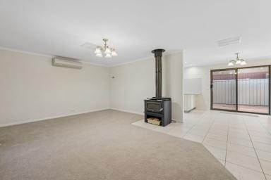 House For Sale - VIC - Mildura - 3500 - COMFORTABLE EASY LIVING  (Image 2)