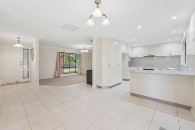 House For Sale - VIC - Mildura - 3500 - COMFORTABLE EASY LIVING  (Image 2)