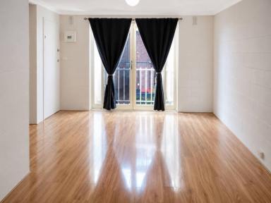 Apartment For Sale - VIC - Frankston - 3199 - Two bedroom apartment in a great location  (Image 2)