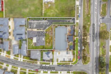 House For Sale - VIC - Delacombe - 3356 - Spacious Family Living with Exceptional Outdoor Entertaining (Image 2)