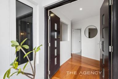 House For Sale - WA - Hillarys - 6025 - A Relaxing and Rewarding Sanctuary  (Image 2)