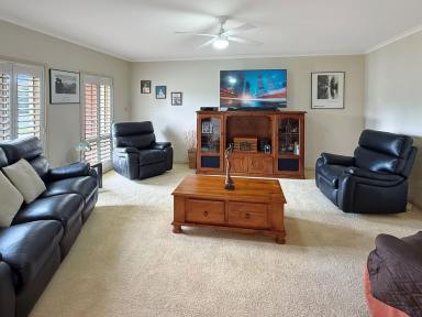 House For Sale - NSW - Leeton - 2705 - WHAT AN OUTLOOK  (Image 2)