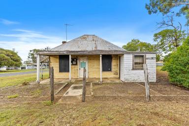 House For Sale - NSW - Gulgong - 2852 - WHERE HISTORY MEETS OPPORTUNITY  (Image 2)
