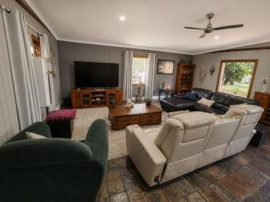 House For Sale - QLD - Macleay Island - 4184 - Spacious 3 Bedroom. Family Retreat on a Rare Double Block  (Image 2)