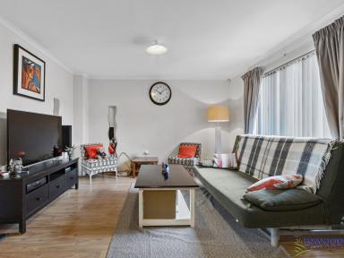 Townhouse For Sale - SA - Salisbury - 5108 - Modern, quiet, low maintenance, comfortable 3 bed, 1 bath home with excellent access to transport and shops in bustling Salisbury.  (Image 2)