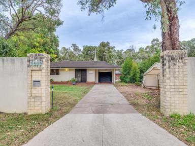 House For Sale - WA - Mundaring - 6073 - Charming Mundaring Retreat Awaits You  (Image 2)