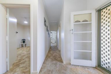 House Auction - SA - Wallaroo - 5556 - Family home or Coastal getaway  (Image 2)