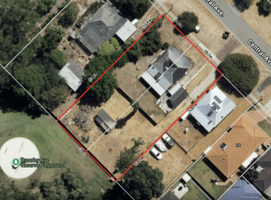 House For Sale - WA - Redcliffe - 6104 - MULTI TITLE DUAL LOT  (Image 2)