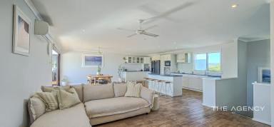 House For Sale - WA - Kalbarri - 6536 - Fantastic Beachside Location  (Image 2)