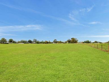 Residential Block For Sale - VIC - Bairnsdale - 3875 - DOWNTOWN ALLOTMENT WITH RURAL VIEWS  (Image 2)