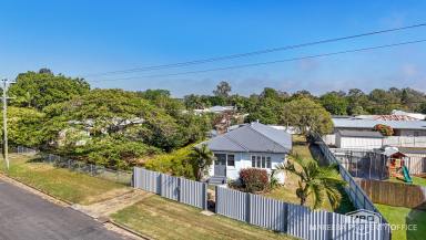 House For Sale - QLD - Mareeba - 4880 - SPACIOUS FAMILY HOME - SHED, DECK & WALK TO TOWN  (Image 2)