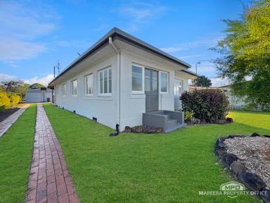 House For Sale - QLD - Mareeba - 4880 - SPACIOUS FAMILY HOME - SHED, DECK & WALK TO TOWN  (Image 2)