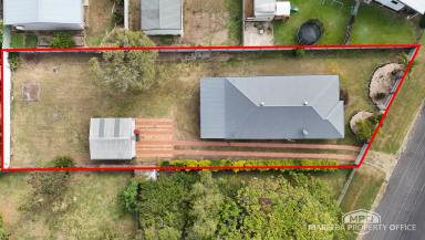 House For Sale - QLD - Mareeba - 4880 - SPACIOUS FAMILY HOME - SHED, DECK & WALK TO TOWN (Image 2)
