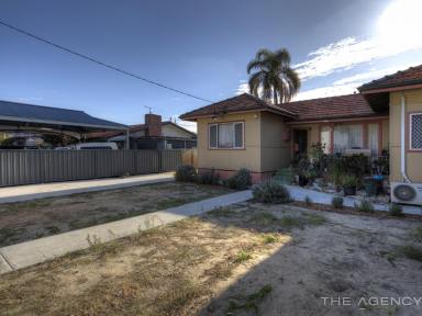 House For Sale - WA - Cloverdale - 6105 - Prime Location  (Image 2)