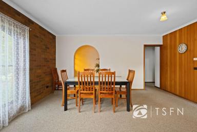 House For Sale - VIC - Kennington - 3550 - Comfort, Convenience & Low-Maintenance Living in a Prime Kennington Location  (Image 2)