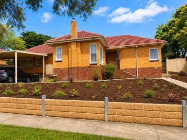 House For Lease - VIC - Balwyn - 3103 - 4 bedroom home in quiet Balwyn location  (Image 2)