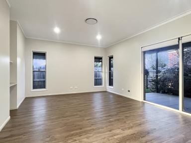 House For Lease - QLD - South Toowoomba - 4350 - Nothing has been overlooked with this impressive home, this home is ideal for professionals or families alike. (Image 2)
