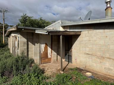 House For Sale - SA - Hawker - 5434 - OFFERS CLOSE JULY 1 @ 4PM (Image 2)