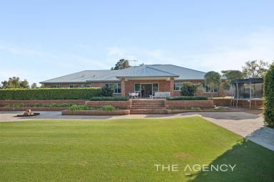 House For Sale - WA - Parkerville - 6081 - Immaculate Space and Style (Image 2)