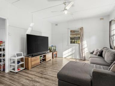 House For Sale - NSW - Pampoolah - 2430 - COUNTRY SPACE, COASTAL CONVENIENCE  (Image 2)