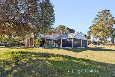 House For Sale - WA - Wanneroo - 6065 - A RARE ACREAGE LIFESTYLE IN TIMBERLANDS ESTATE (Image 2)
