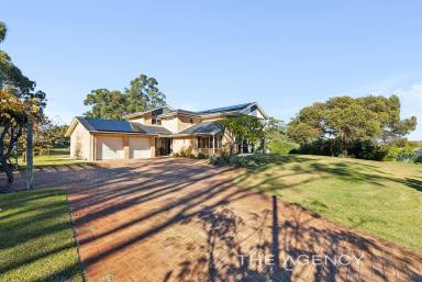 House For Sale - WA - Wanneroo - 6065 - A RARE ACREAGE LIFESTYLE IN TIMBERLANDS ESTATE (Image 2)
