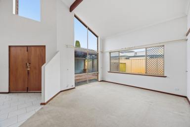 House For Sale - WA - Winthrop - 6150 - Packed With Promise!! (Image 2)