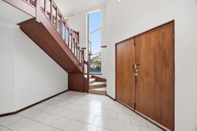 House For Sale - WA - Winthrop - 6150 - Packed With Promise!! (Image 2)