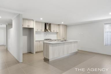House For Sale - WA - Golden Bay - 6174 - Coastal living made easy! (Image 2)