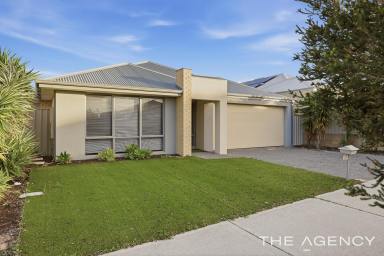 House For Sale - WA - Golden Bay - 6174 - Coastal living made easy!  (Image 2)