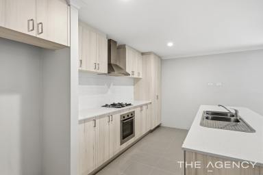 House For Sale - WA - Golden Bay - 6174 - Coastal living made easy!  (Image 2)