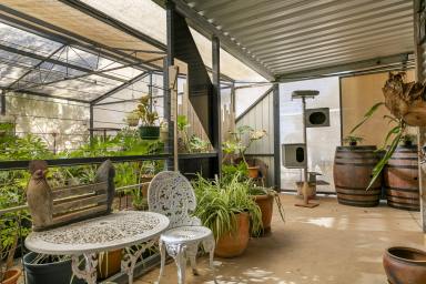 House For Sale - SA - Holder - 5330 - Home, Guest House & Income Potential on 12.5 Acres Near the Murray River  (Image 2)