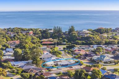 House For Sale - WA - Waikiki - 6169 - BEACH, CHARACTER & A GRANNY FLAT!  (Image 2)