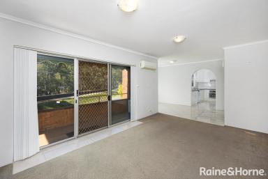 House For Lease - NSW - Wagga Wagga - 2650 - CENTRAL LOCATION WITH A VIEW (Image 2)