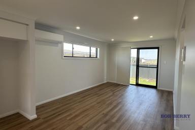 Duplex/Semi-detached For Lease - NSW - Dubbo - 2830 - Near new Unit in sought after Southlakes  (Image 2)
