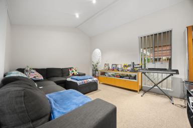 Villa For Sale - WA - Wilson - 6107 - Value Packed Villa With Style and Space (Image 2)