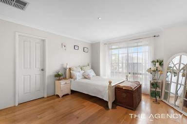 House For Sale - WA - Atwell - 6164 - Family Space, Backyard Grace and Everything Within Reach!  (Image 2)