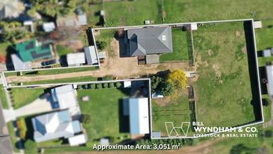House For Sale - VIC - East Bairnsdale - 3875 - Turns out it was in East Bairnsdale the whole time  (Image 2)