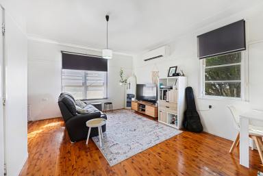 House For Lease - NSW - Tamworth - 2340 - Two Bedroom Home Close to Town  (Image 2)