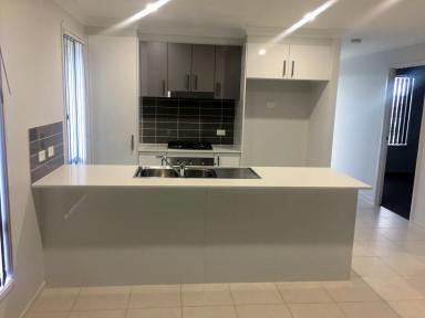House For Lease - NSW - Tamworth - 2340 - THREE BEDROOM HOME IN OXLEY VALE  (Image 2)