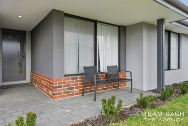 House For Sale - WA - Hilbert - 6112 - 2025 Family Home with Solar Panels & 15kW Battery (Image 2)